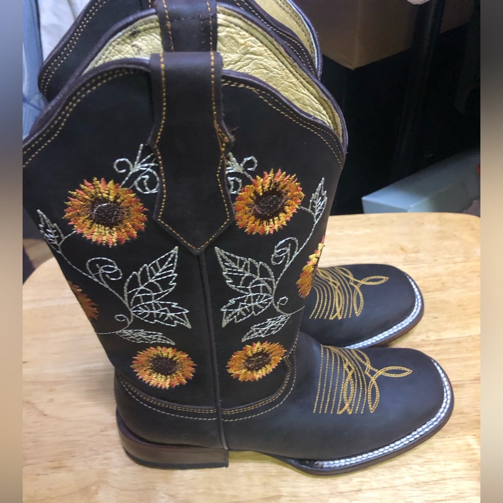 Sunflower Quincy Cowgirl Boots
